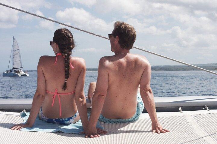 Full Day Catamaran Cruise on shared basis to Bénitiers Island