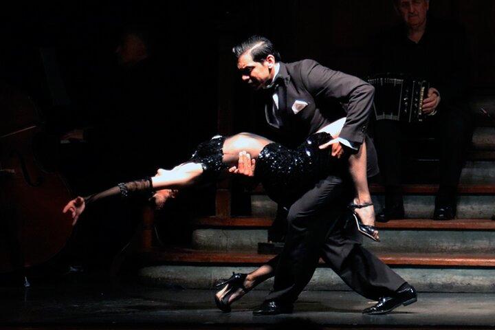 Tango Show and Dinner at: Aljibe Tango