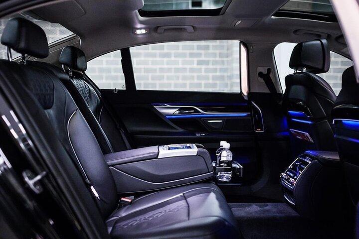 Luxury Van - Sydney Airport Private Departure Transfer