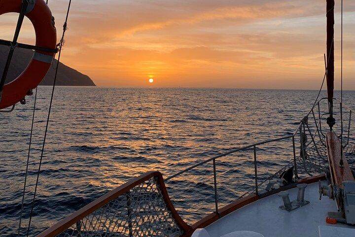 Sunset Cruise in Rhodes with unlimited drinks & snacks