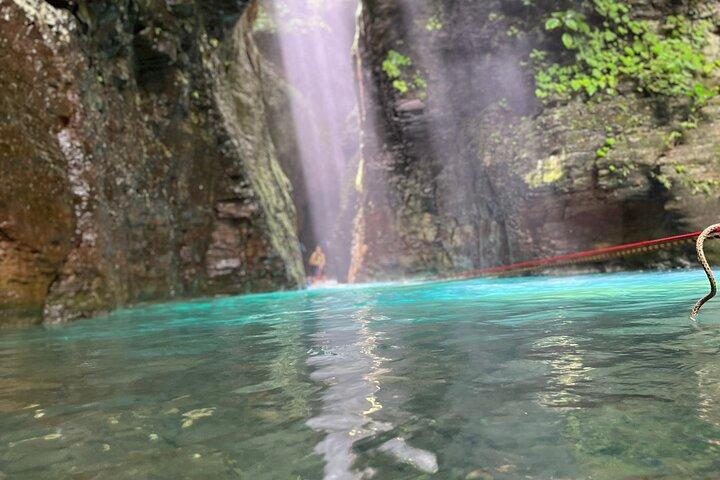 La Leona Waterfall Guided Tour+Transportation
