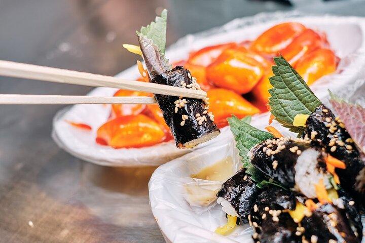 Private Downtown Seoul Food & Market Tour with 8+ Tastings