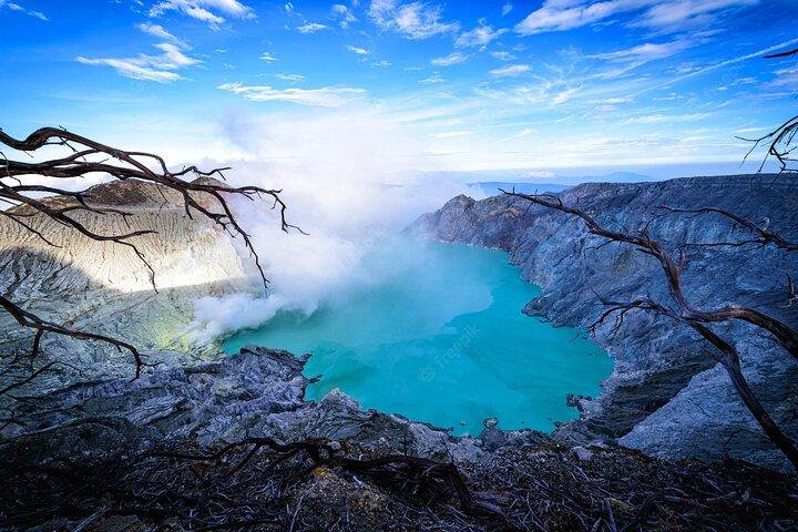 Ijen Crater Tour From Bali 1 Day