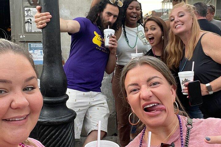 Ghost Tour and Haunted Pub Crawl Party with Free Shot