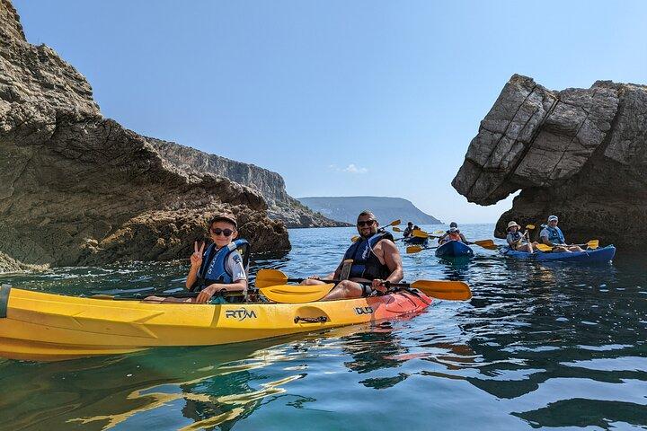 Sesimbra : Guided Kayak Tour in Arrábida Natural Park & Caves