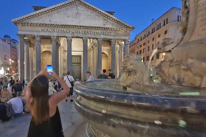 Rome Night Walking Tour of Pantheon Trevi Fountain Navona & more