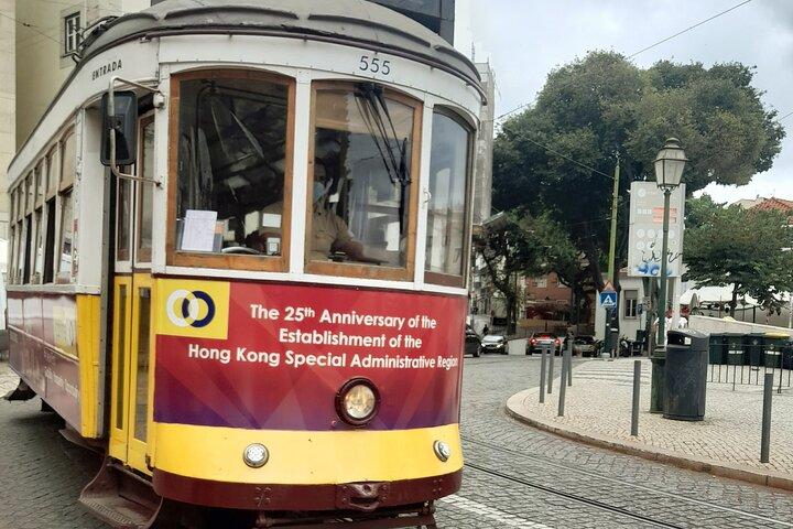 1-hour private eco tuk-tuk tour for up to 6 people through Lisbon