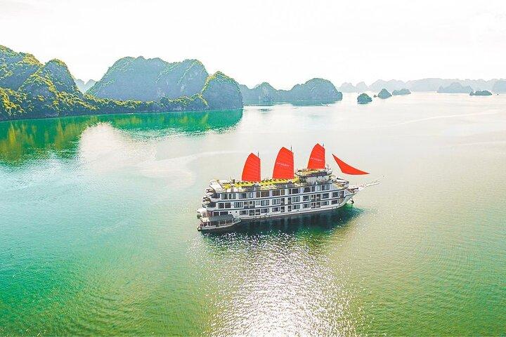 3 Days 2 Nights Oasis Bay Classic Cruise Halong Bay