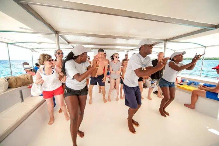 Saona island full day tours - catamarán party from santo domingo