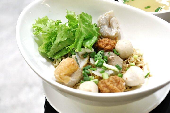 Michelin Guide Street Eats by Tuk Tuk: Bangkok Night Tour