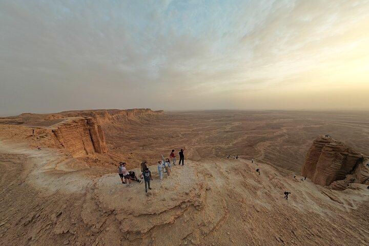 Edge Of the World with 4x4 vehicle