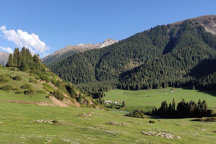 10-Hour Private SUV Tour Along the Grigorievsky and Semenovsky Gorges
