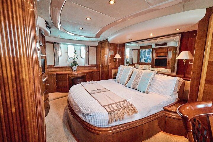 Heather Nikki 80 ft Italian Azimut Yacht Rental