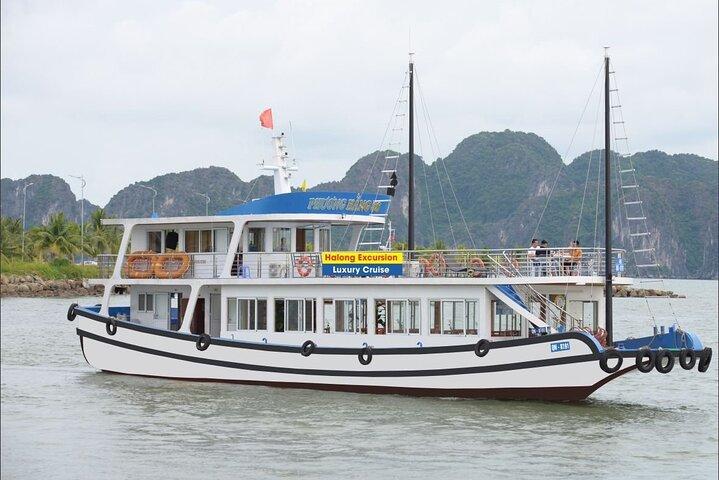 Halong Excursion Cruise with Kayaking, Swimming & Cave Visit