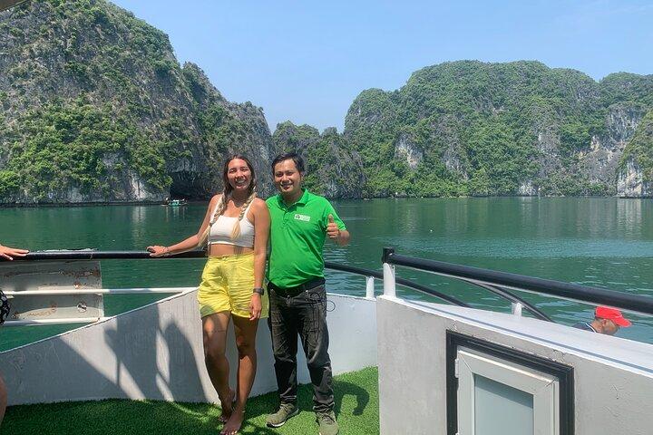 Halong Bay Luxury Day Cruise with Buffet Lunch