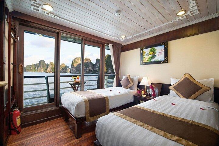 Halong Bay Overnight Cruise from Hanoi by Expressway Transfer