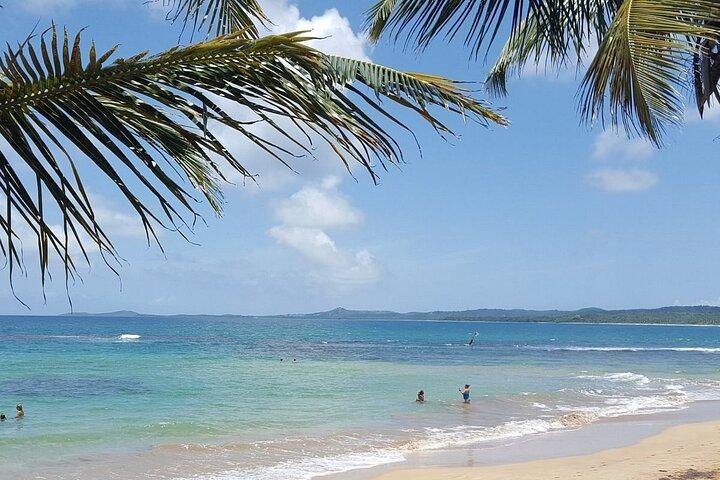 Private El Yunque Waterslides and Luquillo Beach Tour