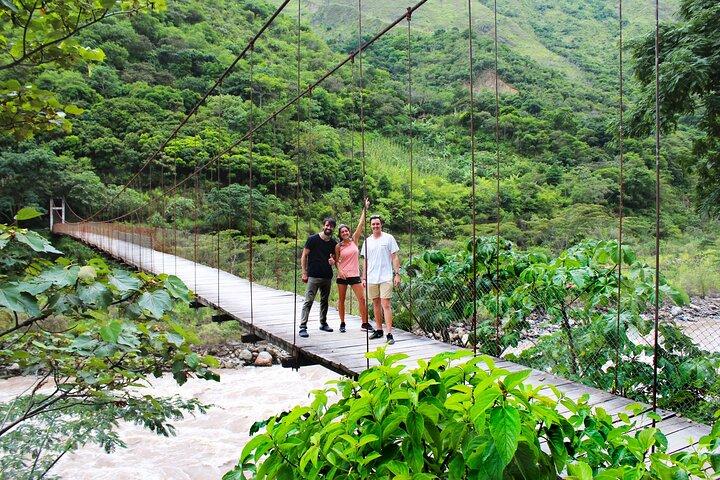 Short Inca Trail hike to Machupicchu 2 days 1 night