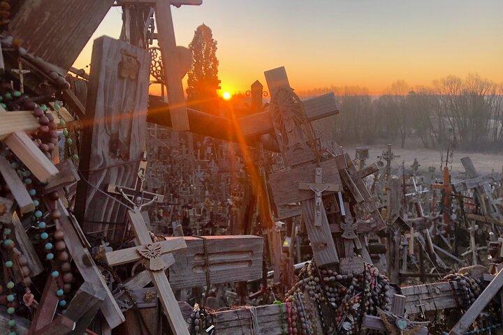 Sunrise at the Hill of Crosses - 2 countries in 1 day