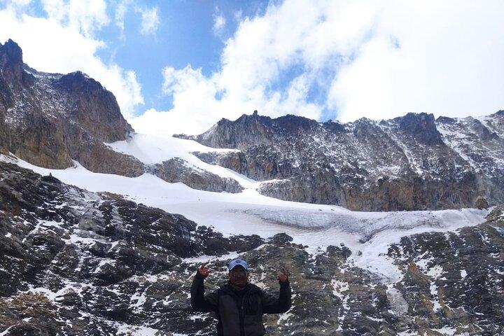 Charquini Mountain 5.390 meters La Paz