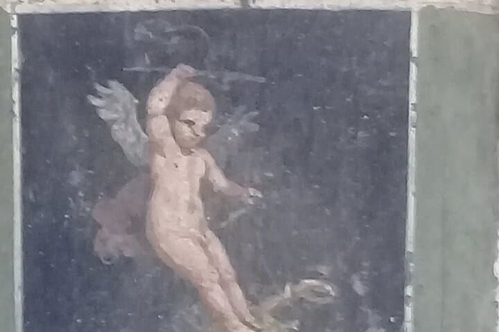 Transfer From Naples/area to Amalfi coast with 2hr stop in Pompei
