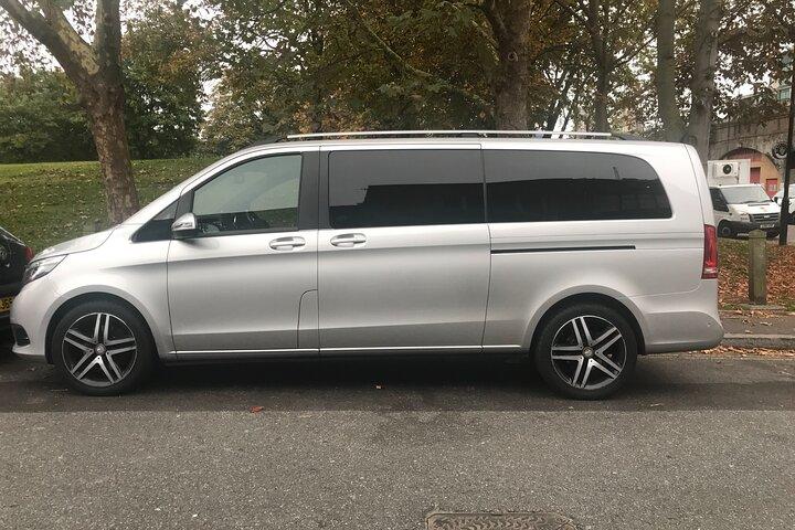 Private Transfer to Windsor Castle (Including Tickets) 7 Passengers