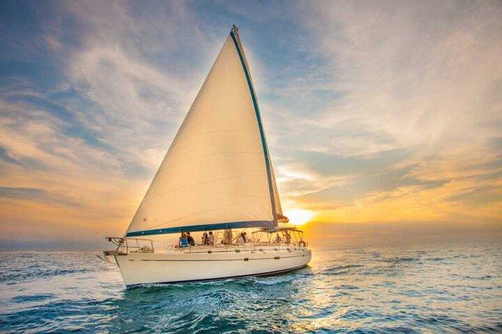 Luxury Sailboat Tour at Sunset in Los Cabos + Snacks + Premium Drinks