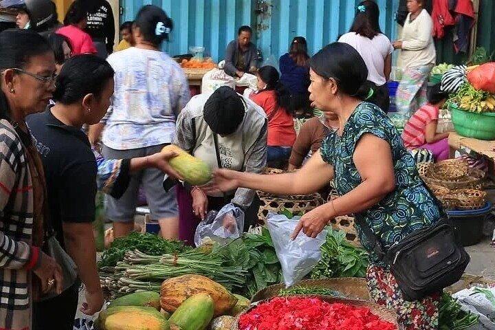 3-Hour Siem Reap Guided Cooking Class and Market with Pick up