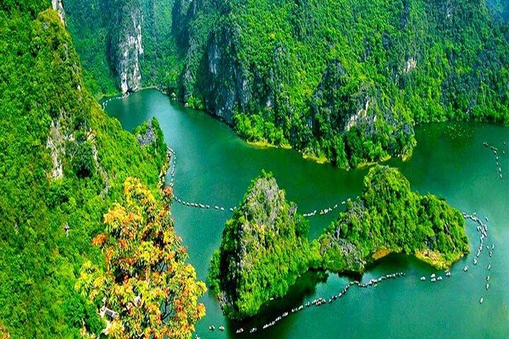 Ninh Binh Full-Day Trip to Trang An Mua Cave Hoa Lu Buffet Lunch