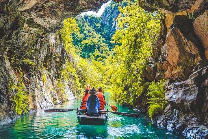 Ninh Binh Private Day Tour: Mua Cave, Tam Coc, Hoa Lu All Include