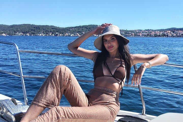 Zadar: Small Group Boat Tour with Drinks & Snorkeling
