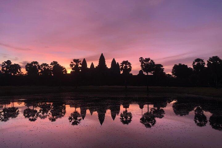 Angkor Wat Sunrise and Tonle Sap Lake 1.5 Days