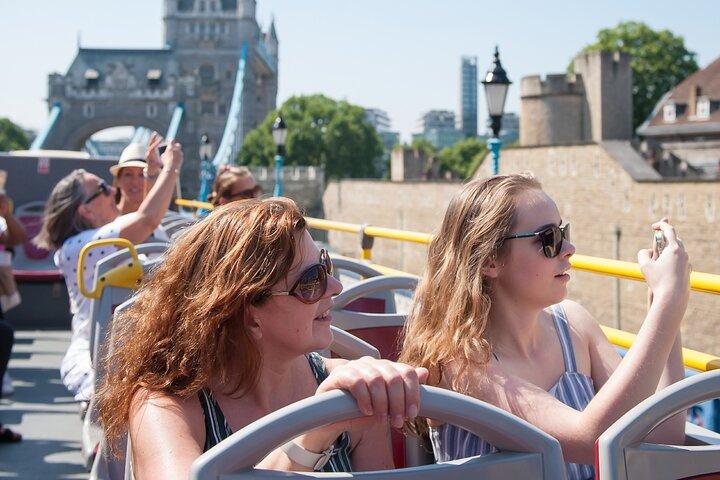 London Tootbus Hop-on Hop-off (Optional Thames Cruise)