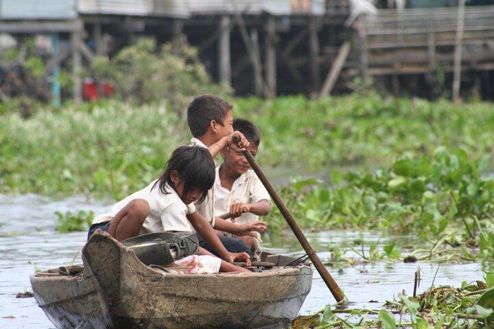 Countryside & Floating Village by Cambodiajeep