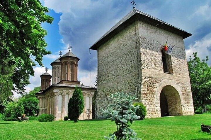 Private Tour to Salt Mine, Lunch at Winery and Dracula Grave