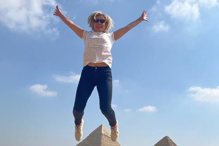 5 Hours Private Tour to Giza pyramids Sphinx and Old Coptic Cairo