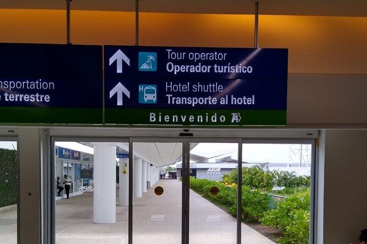 Round trip Private airport transfer to Playa del Carmen Flat Rate per vehicle