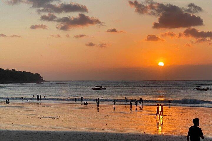 Romantic Seafood Dinner at Jimbaran beach