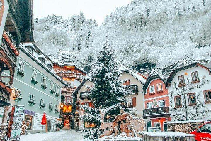 Private Christmas Market Tour to Hallstatt & Salzburg from Vienna