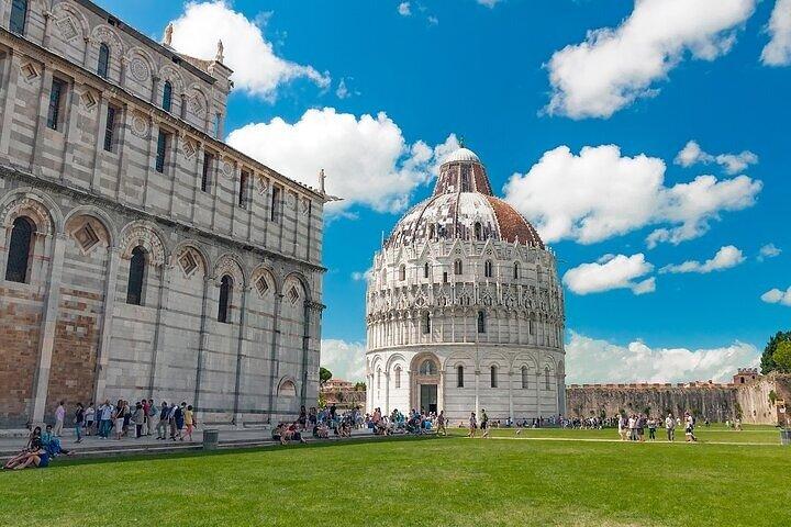 Full-Day Private Tour to Pisa and Lucca from La Spezia cruise port