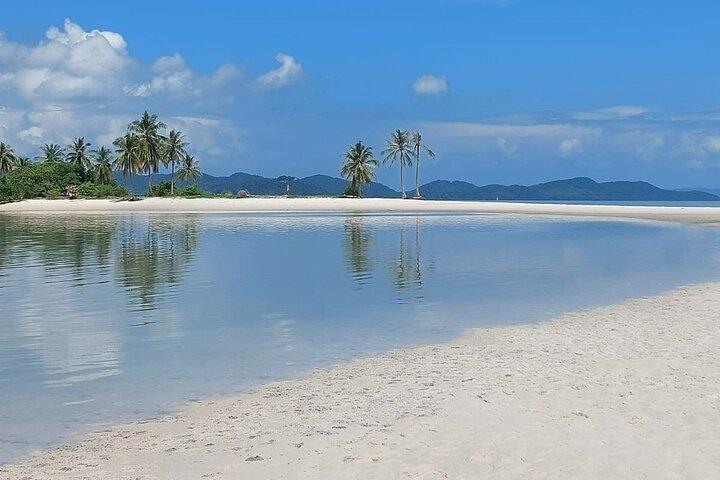 - Comfortable boat for cruising in Phang Nga Bay - The "Must-Do"!