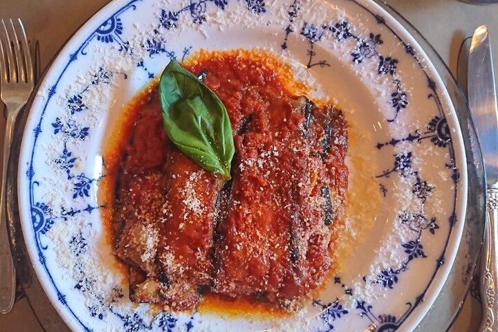 Traditional Italian lunch in Como and walk in the city center