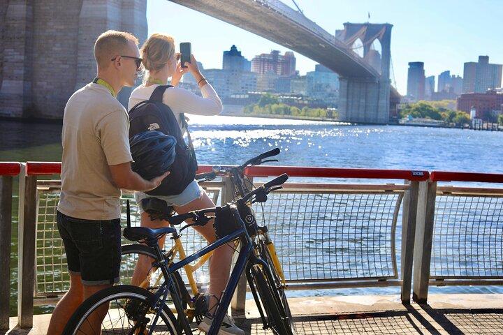 Lower Manhattan and Brooklyn Bridge Guided Fiets Tour (Dutch)