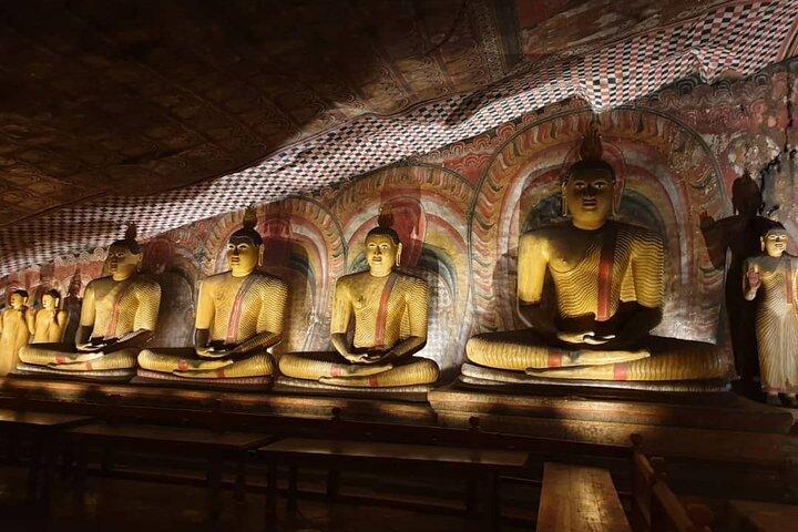 Kandy and Sigiriya One Night Two Days Tour