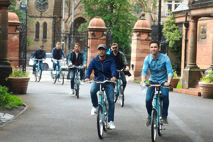 Glasgow Highlights Bike Tour: Historic City & West End