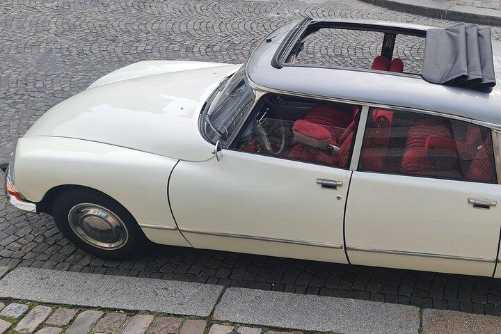 Paris City Tour 1h00 Citroën DS Vintage with Open Roof