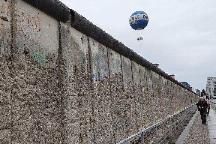 Private Walk up to 6 Person with Berlin Tour Guides(Din EN 15565)