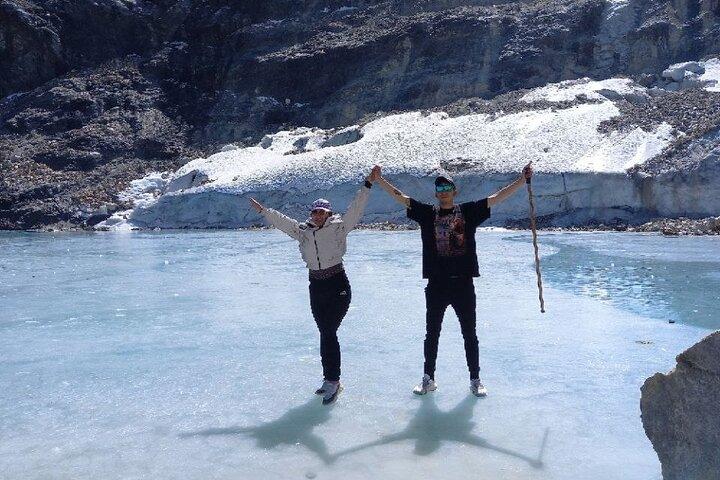 Full day Tour Charquini and Laguna Esmeralda