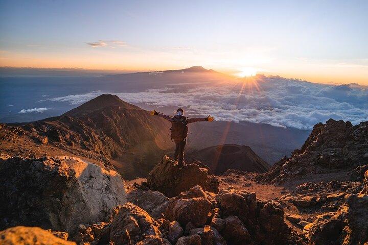 6-Day Mount Meru Climb through Momella Route Guided Tour