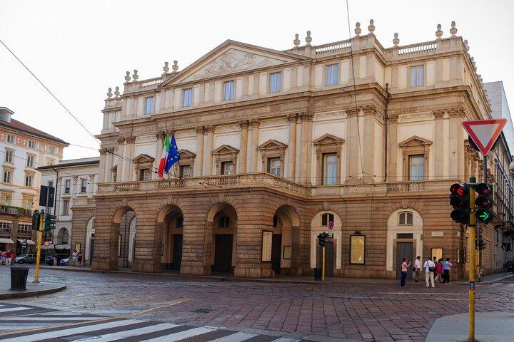 Milan Scavenger Hunt & Highlights Self-Guided Walking Tour
